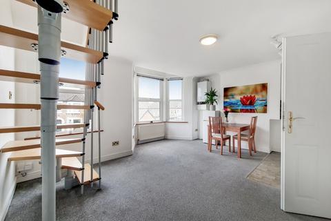 Flat C, 5 Torridon Road, London, SE6 1AQ