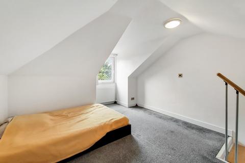 Flat C, 5 Torridon Road, London, SE6 1AQ