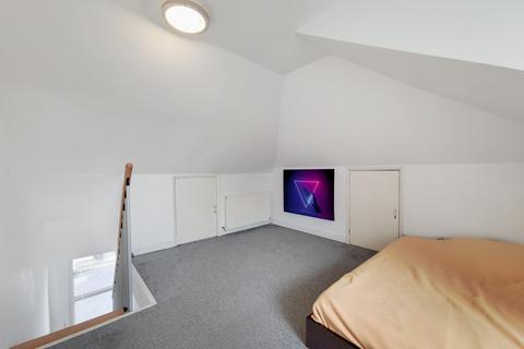 Flat C, 5 Torridon Road, London, SE6 1AQ