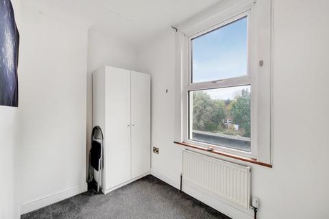 Flat C, 5 Torridon Road, London, SE6 1AQ
