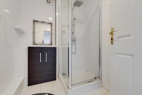 Flat C, 5 Torridon Road, London, SE6 1AQ