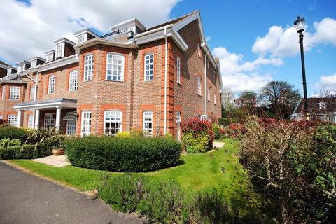 2 bedroom retirement property for sale - Farmery Court, Castle Village, Berkhamsted, Hertfordshire, HP4
