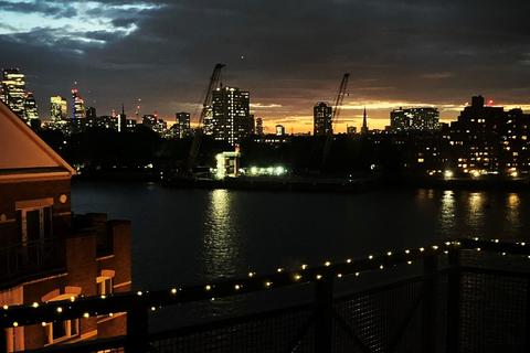 3 bedroom apartment for sale, King & Queen Wharf, Rotherhithe Street, London, SE16