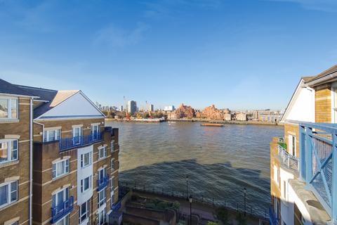 3 bedroom apartment for sale, King & Queen Wharf, Rotherhithe Street, London, SE16