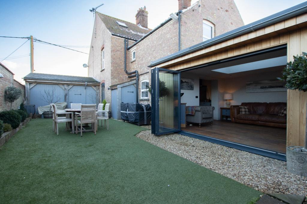 Station Road, 3 bed semidetached house for sale £400,000