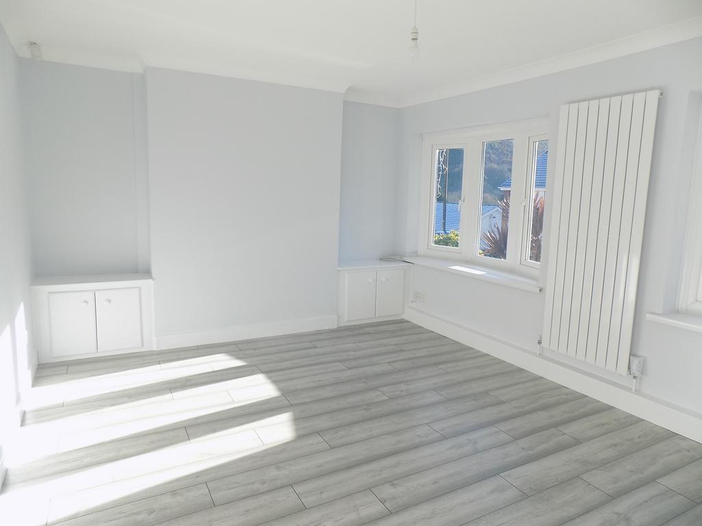 Pine Valley, Cwmavon, Port Talbot... 4 bed semidetached house £259,950