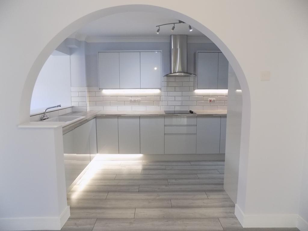 Pine Valley, Cwmavon, Port Talbot... 4 bed semidetached house £259,950