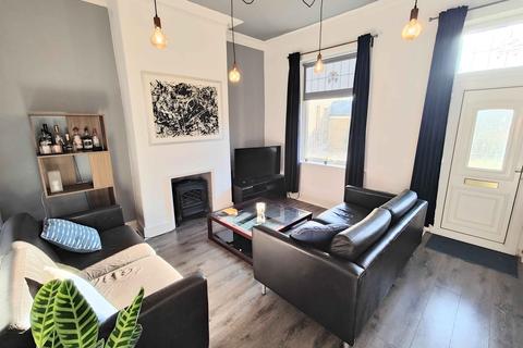 8 The Crescent, Brighouse, HD6 1TB