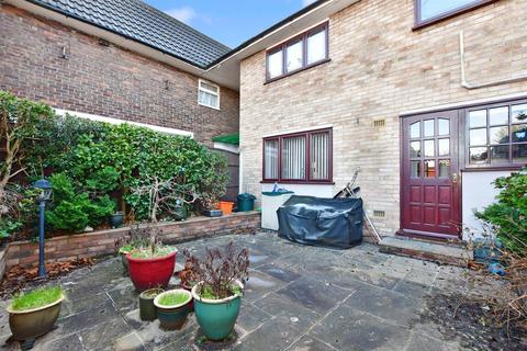 110 Ardleigh, Basildon, SS16 5RW