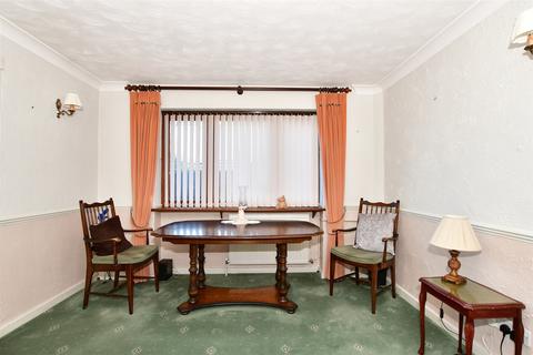110 Ardleigh, Basildon, SS16 5RW