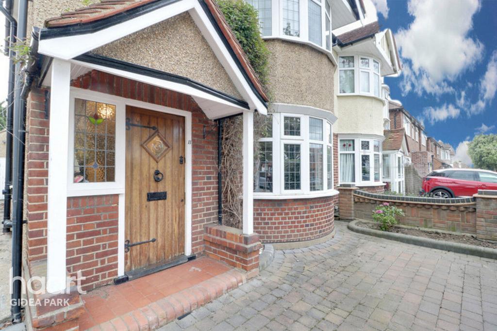 Hill Grove, Romford 4 bed semidetached house £625,000