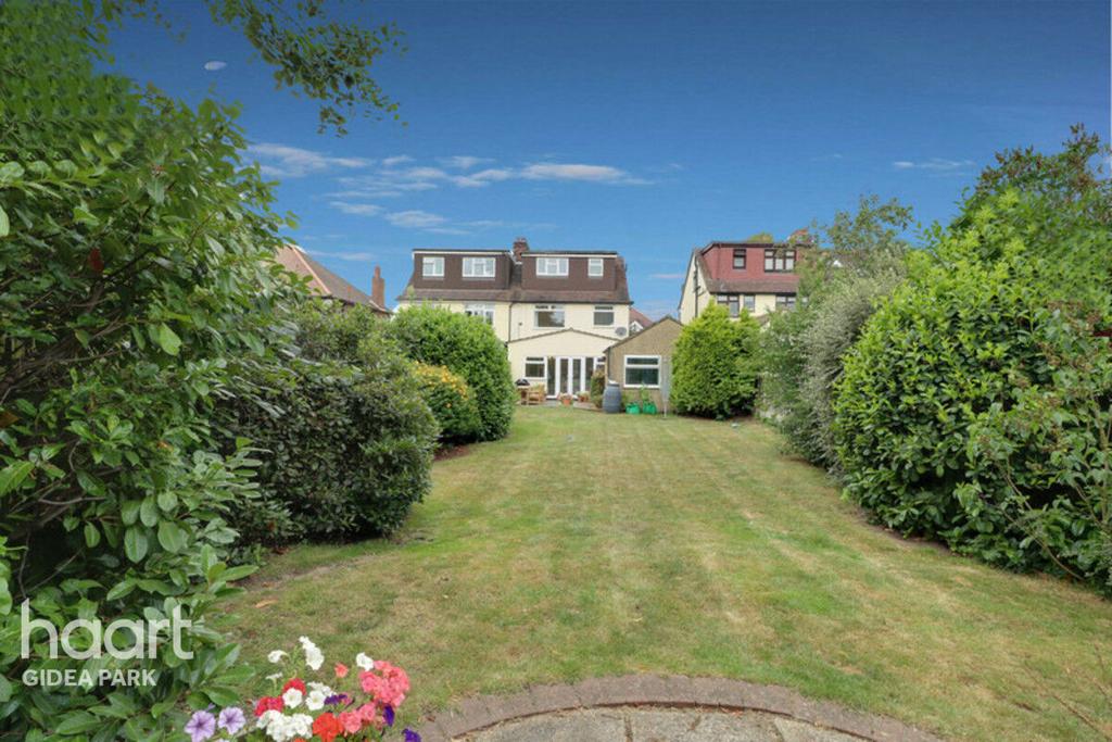 Hill Grove, Romford 4 bed semidetached house £625,000