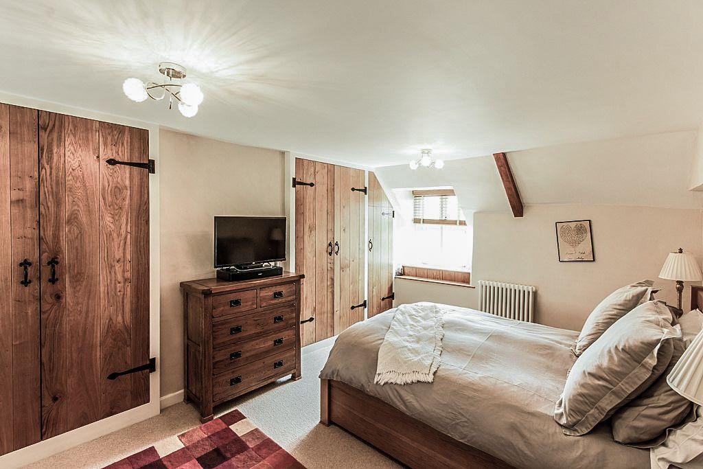 Bedroom 1 (Double)