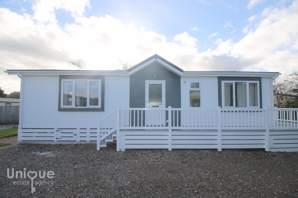 Waters Edge Country Park, Thornton... 2 bed mobile home for sale £155,000