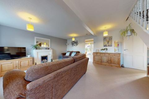 2 Brampton Way, Brixworth, Northampton, NN6 9BD