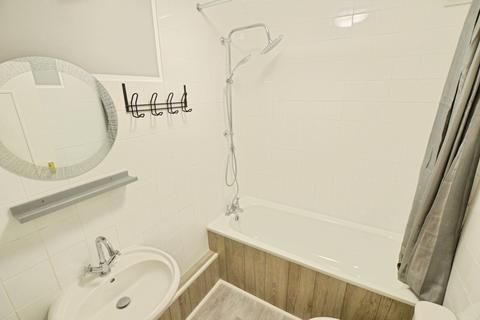 1 bedroom flat to rent, Hatfield Road, St Albans, AL1