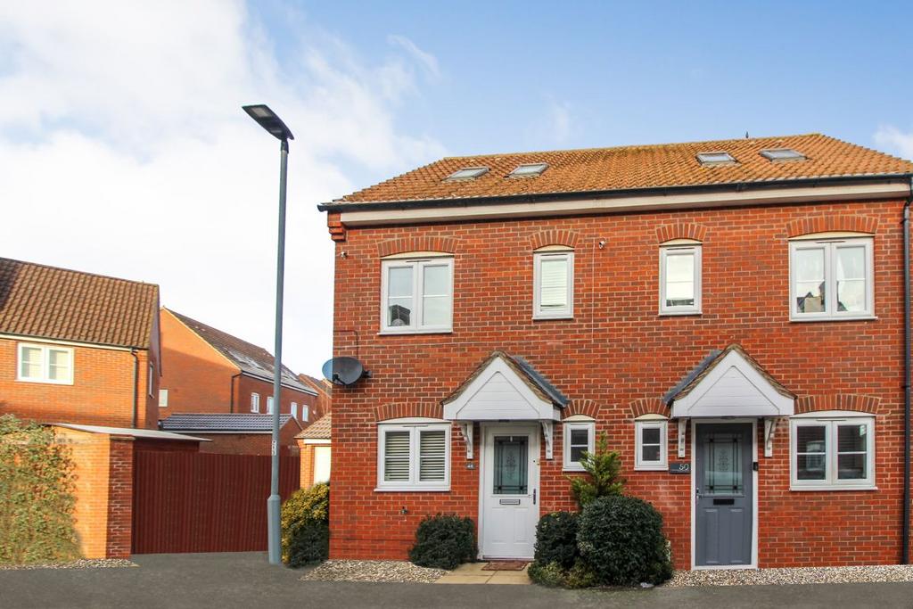 Maskell Drive, Bedford 3 bed semidetached house £325,000