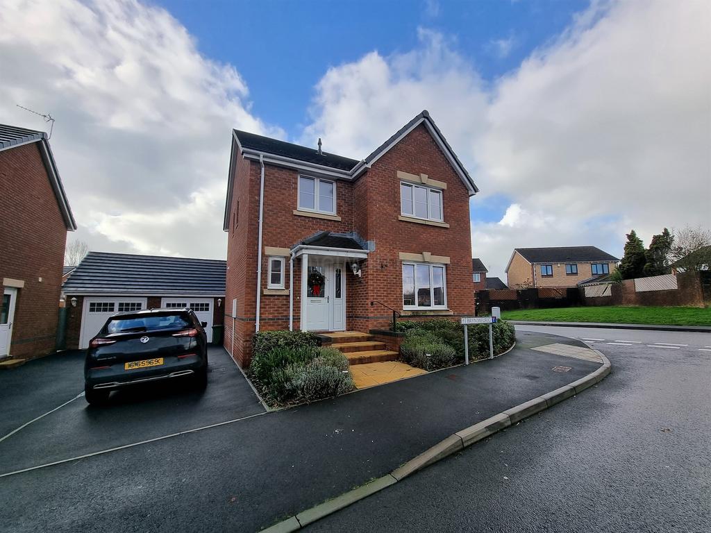 Bryn Meurig, Llanharry, Pontyclun. CF72 9FY 3 bed detached house £309,950