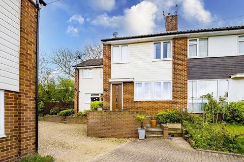 3 bedroom terraced house to rent, Chiltern Road, St. Albans, Hertfordshire, AL4