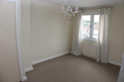 3 bedroom terraced house to rent, Chiltern Road, St. Albans, Hertfordshire, AL4