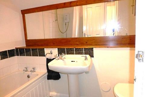 2 bedroom flat to rent, Grosvenor Road, Jesmond, Newcastle upon Tyne NE2