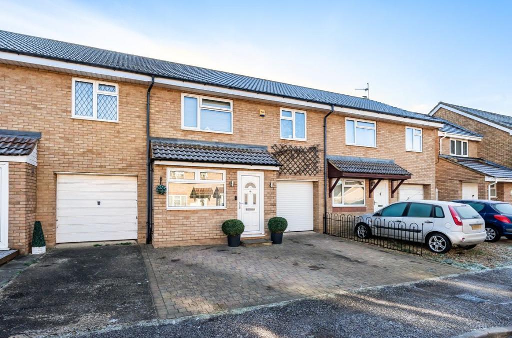 Victoria Drive, Houghton Conquest, Bedford 3 bed terraced house for