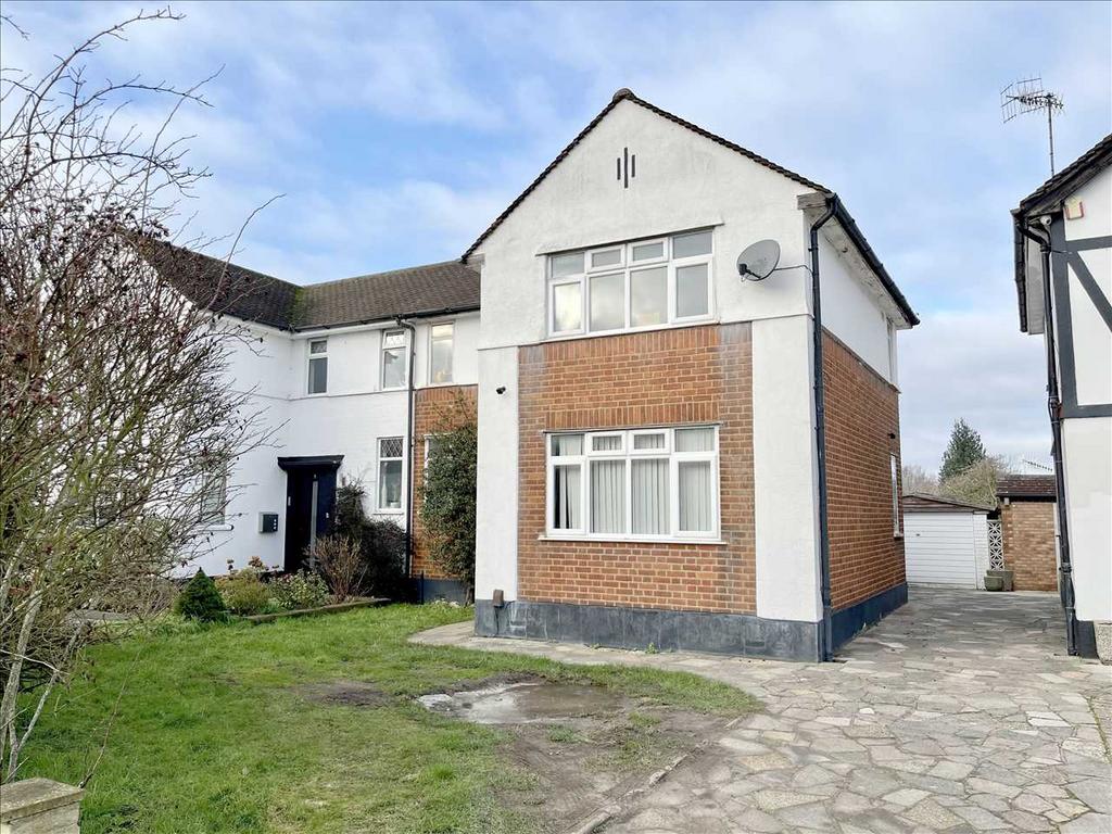 Mill Way, North Bushey, WD23 2AF. 3 bed semidetached house £599,950