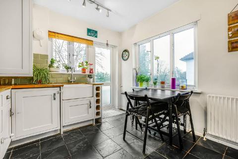 16a Aboyne Drive, London, SW20 0AL
