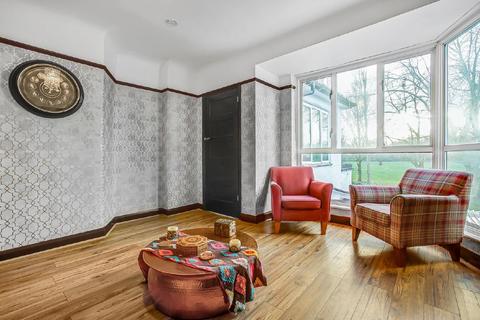 16a Aboyne Drive, London, SW20 0AL