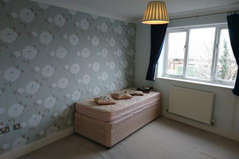2 bedroom flat for sale, Edenbridge, Kent, TN8
