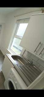 4 bedroom detached house to rent, Woodcroft Road, Thornton Heath CR7
