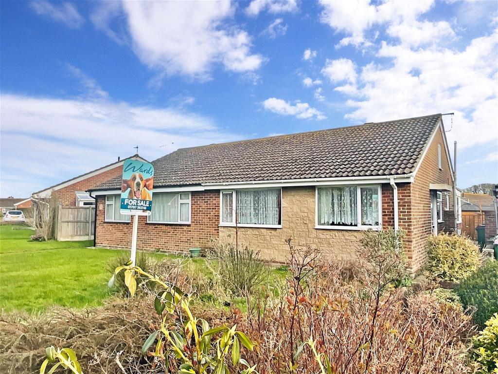 Elm Road, St. Marys Bay, Romney Marsh, Kent 3 bed bungalow for sale £300,000