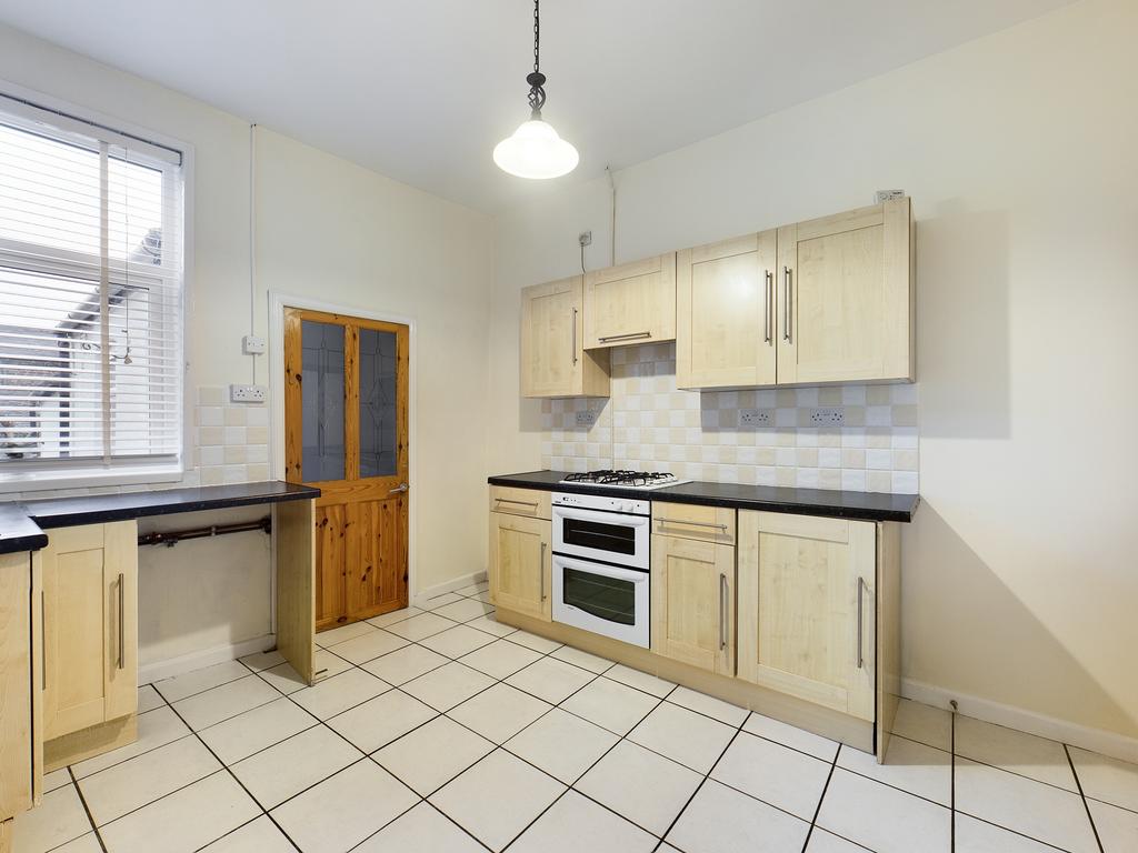 High Lane, Burslem, StokeonTrent, ST6 3 bed terraced house to rent