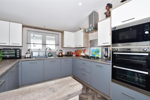 2 bedroom park home for sale, Hythe Road, Dymchurch, Romney Marsh, Kent