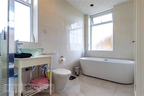 319 Greenacres Road, Oldham, OL4 2EJ