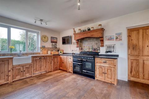 38 Foregate Street, Astwood Bank, Redditch, B96 6BW