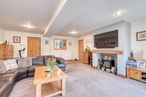 38 Foregate Street, Astwood Bank, Redditch, B96 6BW