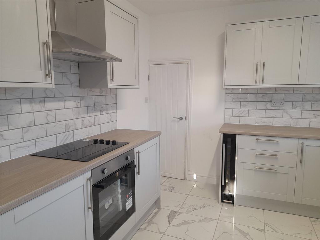 Ely Street, Tonypandy, Rhondda Cynon Taf, CF40 3 bed end of terrace house £149,995