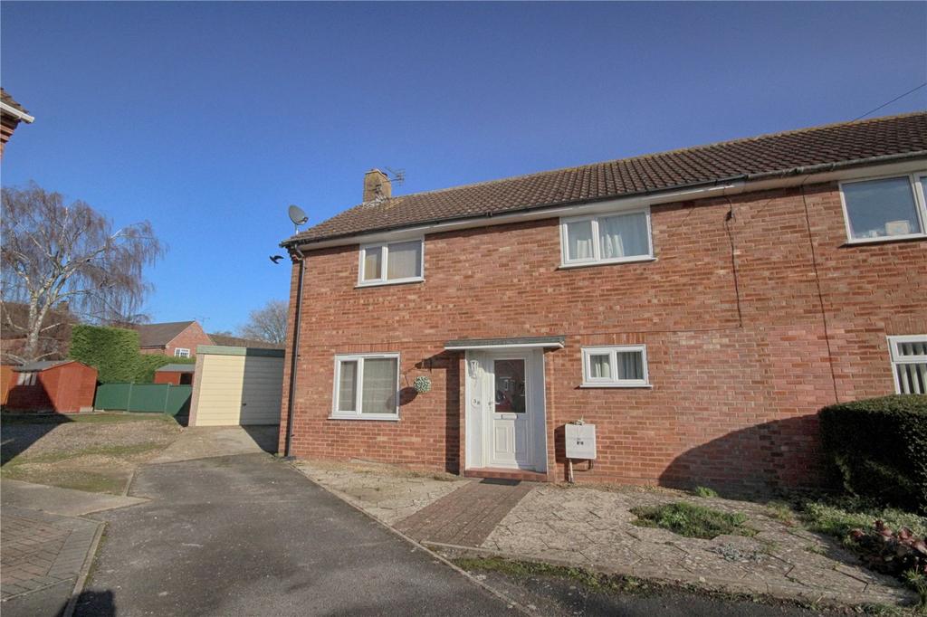 Queensmead, Bredon, Tewkesbury... 3 bed semi-detached house - £300,000