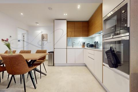 2 bedroom duplex for sale, College Yard, Kentish Town, NW5