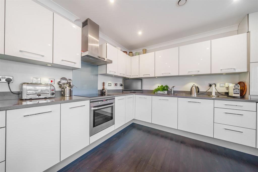 Kitchen / Dining Roo