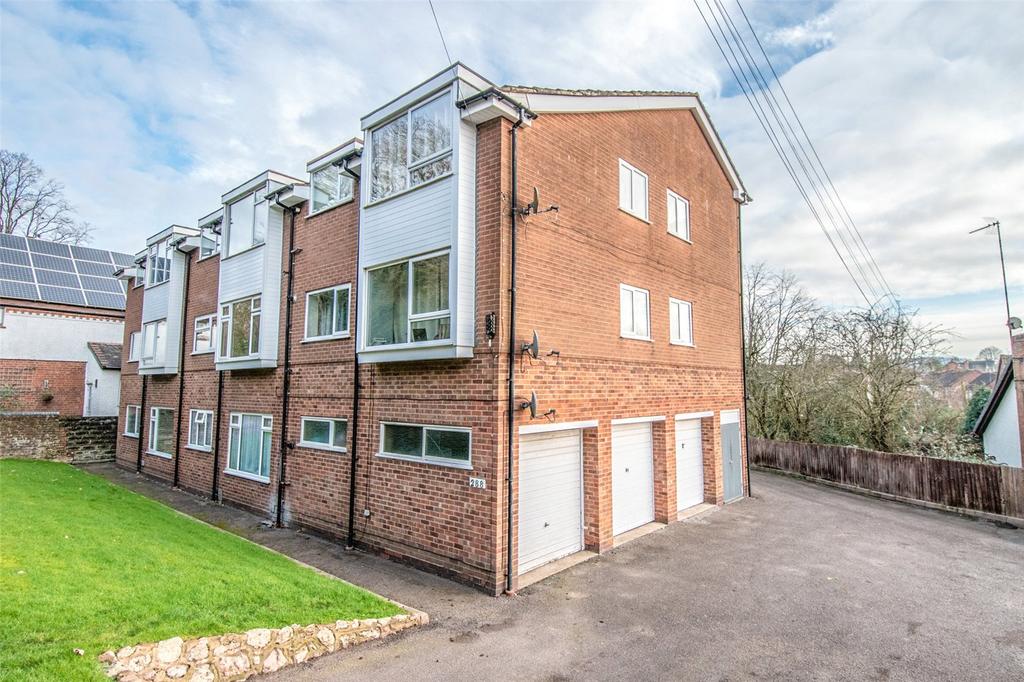 Stourbridge Road, Catshill... 2 bed apartment £140,000