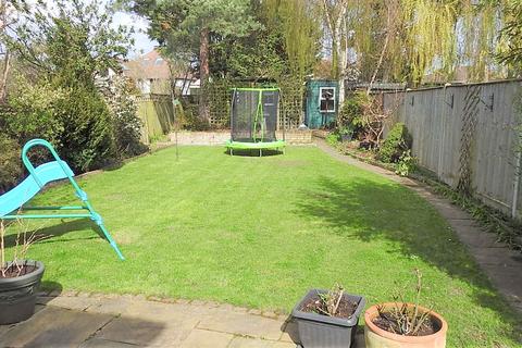 412 Kingston Road, Epsom, KT19 0DW