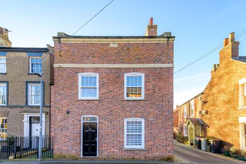 3 bedroom detached house for sale - Queen Street, Horncastle, LN9