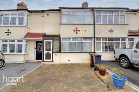 229 Gorseway, Romford, RM7 0SB