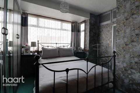 229 Gorseway, Romford, RM7 0SB