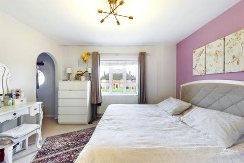 2 bedroom apartment for sale - Long Drive, Ruislip, Middlesex, HA4