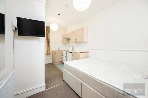 Studio to rent - Belsize Avenue, London, NW3