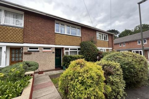 4 bedroom house to rent, 53 Cherrywood Avenue Englefield Green Egham Surrey