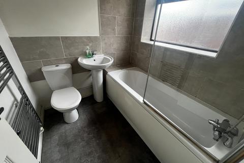 2 bedroom terraced house to rent, Astil Street, Burton-On-Trent, DE15